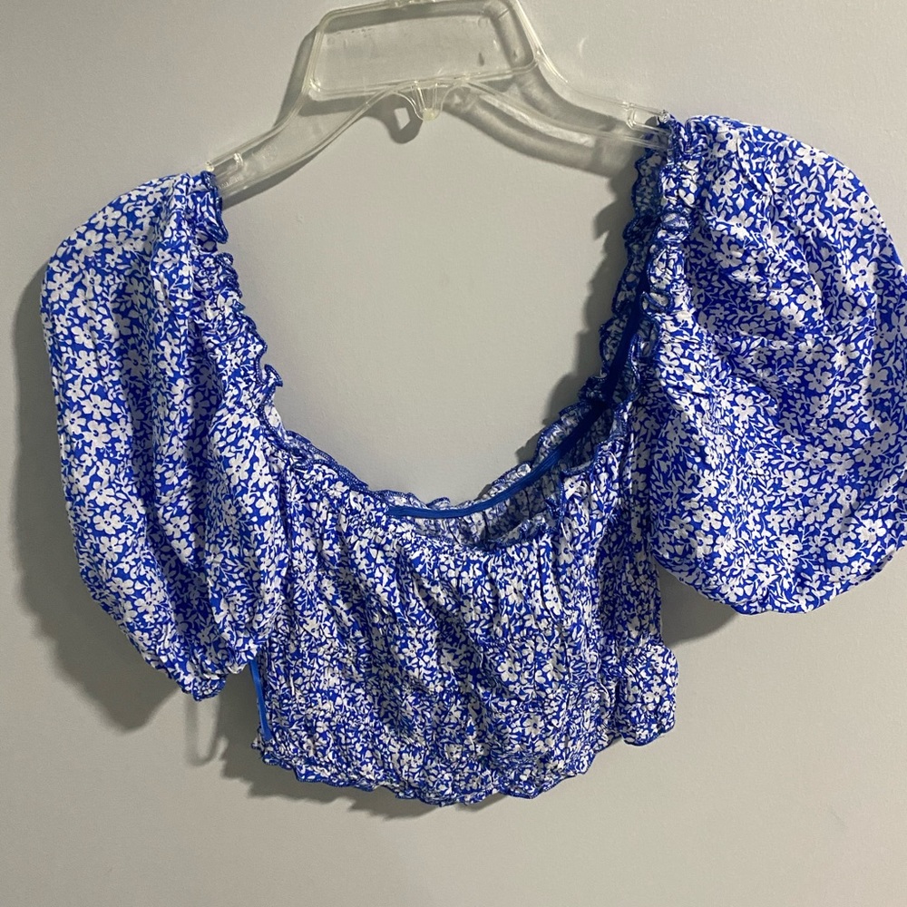 Isabelle’s Cabinet Skylar + Madison crop top